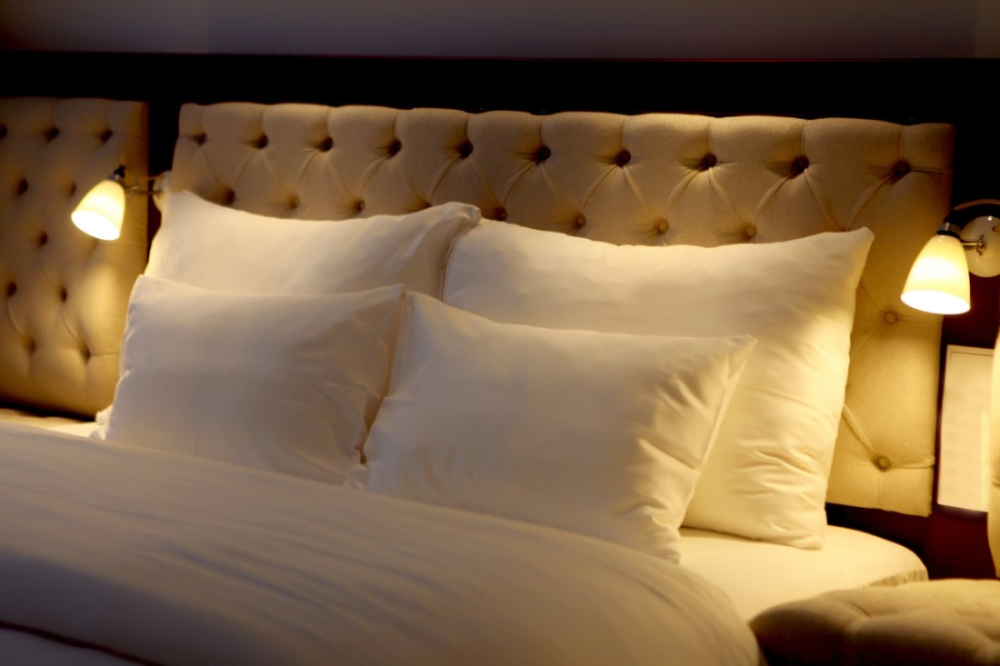 bed-made-up-with-white-big-feature